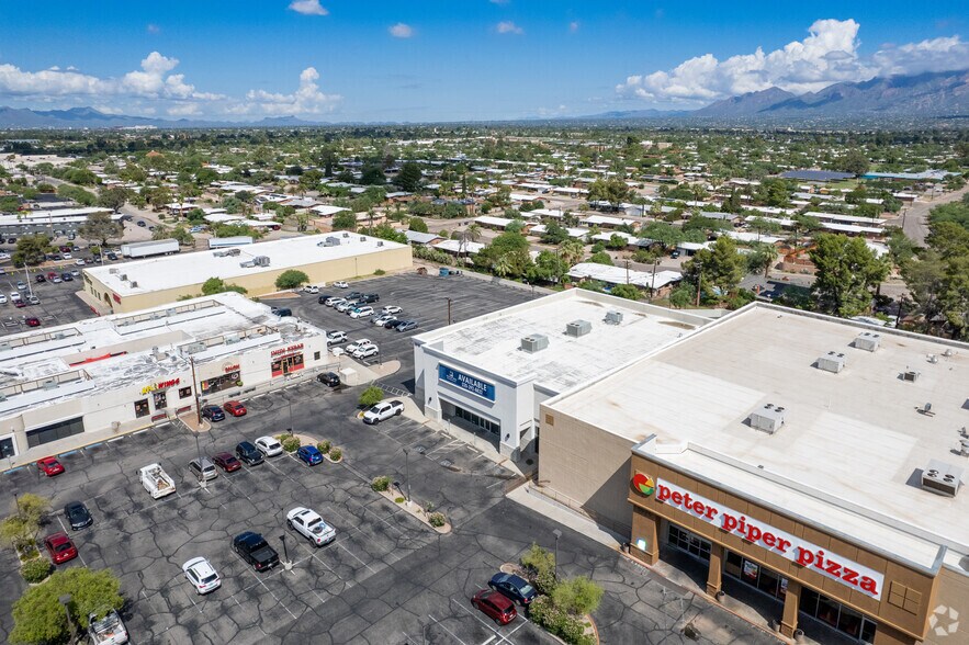 5919 E Broadway Blvd, Tucson, AZ à vendre - Aérien – Image 2 sur 6