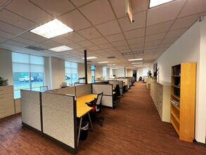 750 Estate Dr, Deerfield, IL à louer Photo intérieure– Image 2 sur 5