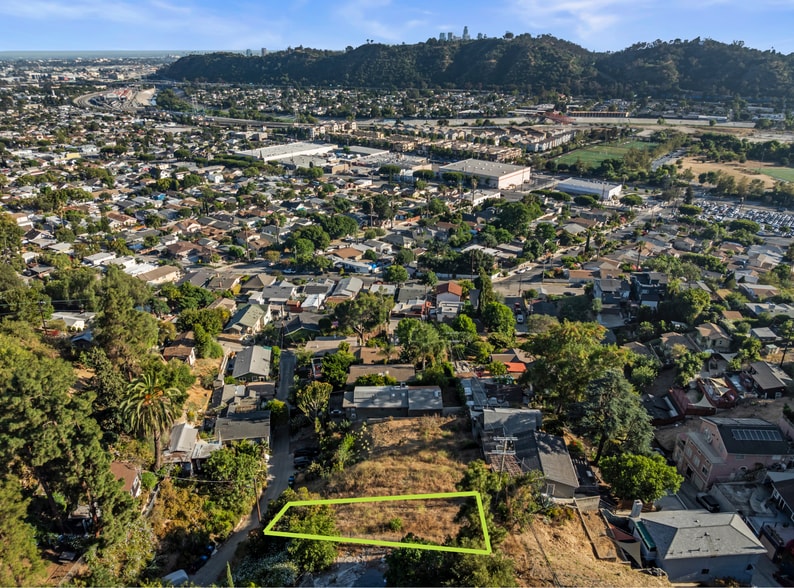 3039 Tatum st, Los Angeles, CA à vendre - Photo principale – Image 1 sur 7