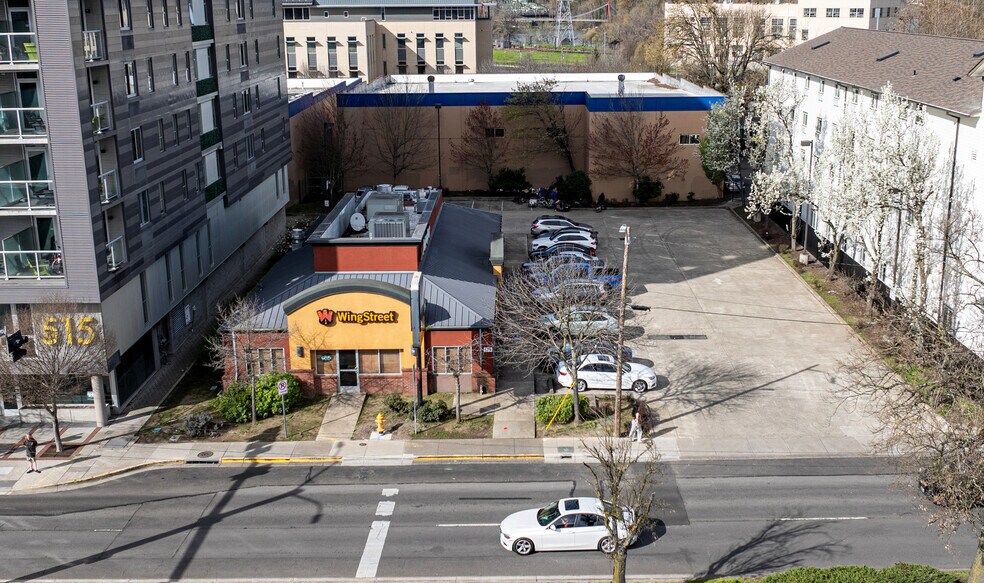 579 E Broadway, Eugene, OR à louer - Photo de l’immeuble – Image 2 sur 9