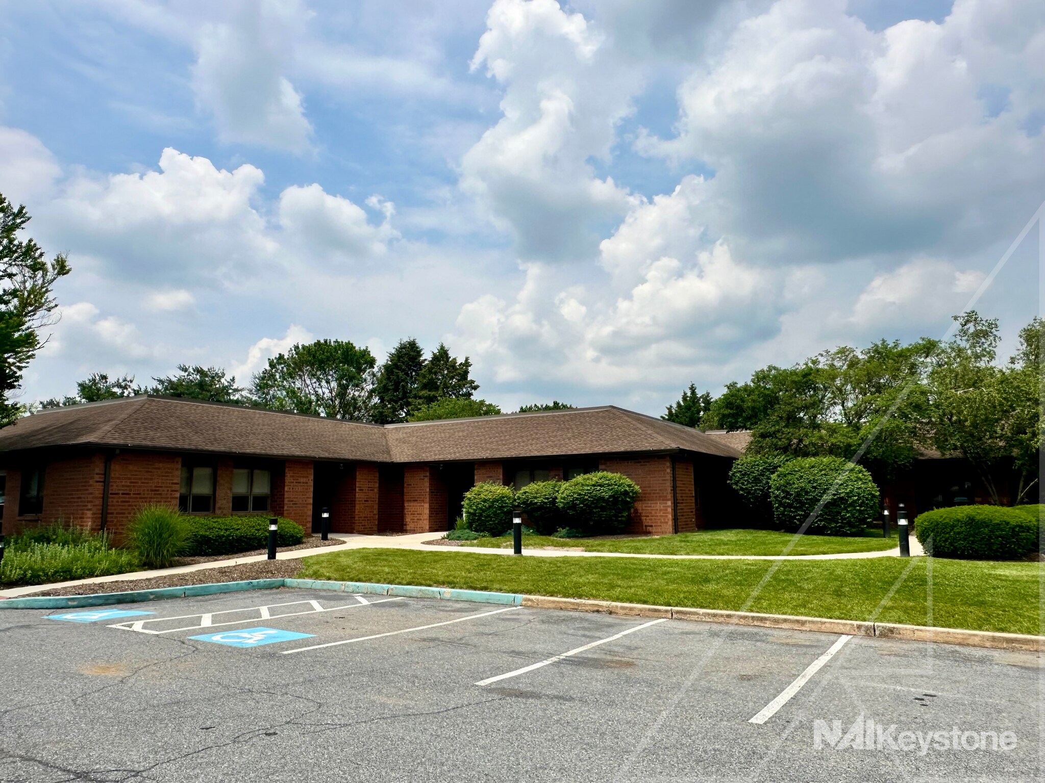2201 Ridgewood Rd, Wyomissing, PA à vendre Photo de l’immeuble– Image 1 sur 52