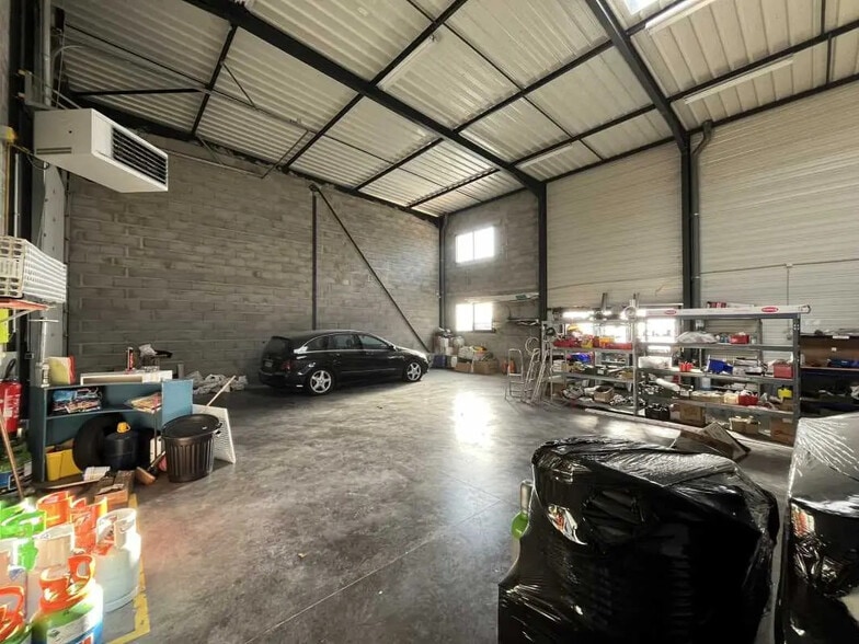 2 Rue Gabriel Bourdarias, Vénissieux à louer - Photo de l’immeuble – Image 3 sur 20