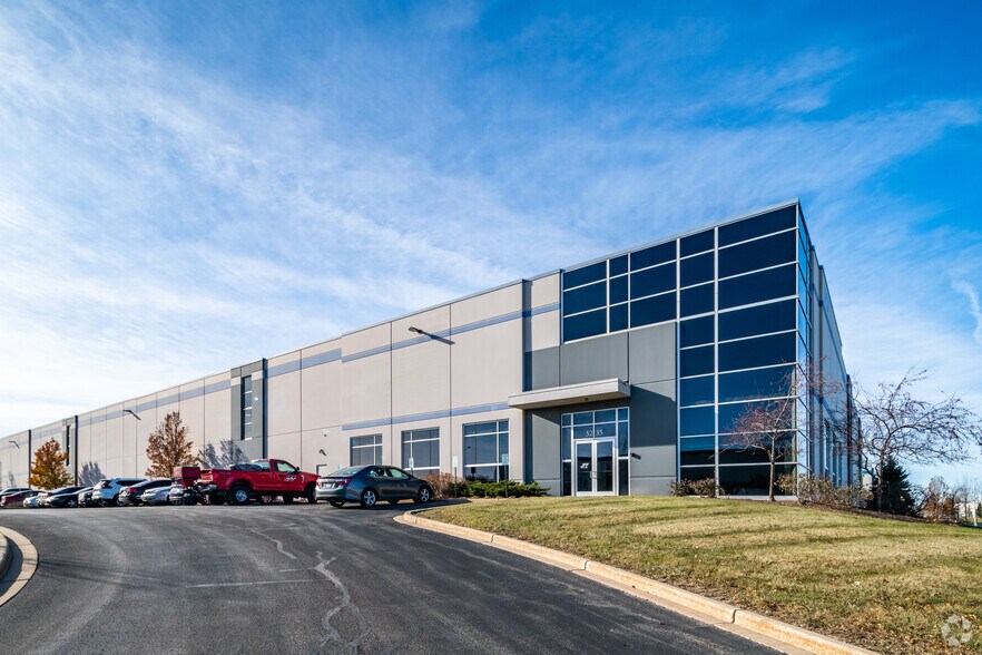 5235-5325 International Dr, Cudahy, WI à louer - Photo de l’immeuble – Image 3 sur 6