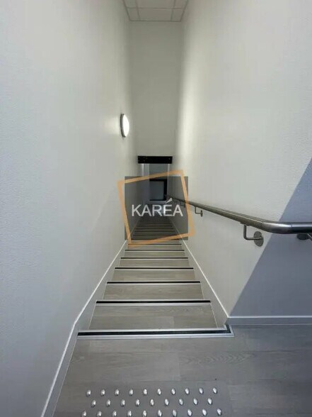 Local d’activités dans Lieusaint à louer - Photo intérieure – Image 3 sur 5