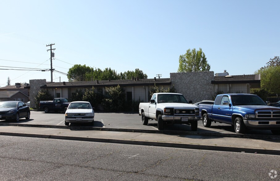 1141 N Olive, Turlock, CA à louer - Photo de l’immeuble – Image 2 sur 5