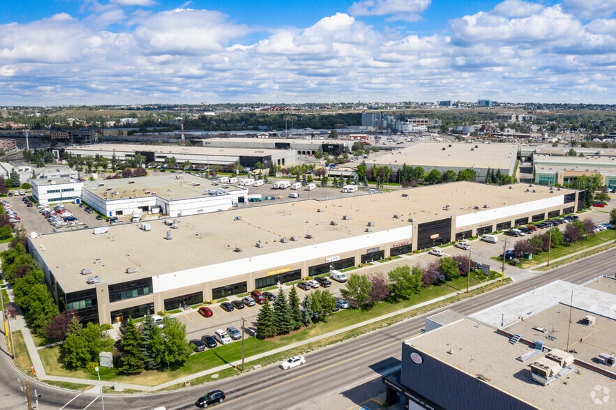 1200-1260 26 Av SE, Calgary, AB à louer - Aérien – Image 3 sur 5