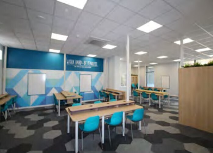 Sury Basin, Kingston Upon Thames, LND KT2 5NZ - Lot 1 -  - Photo intérieure - Image 1 of 3