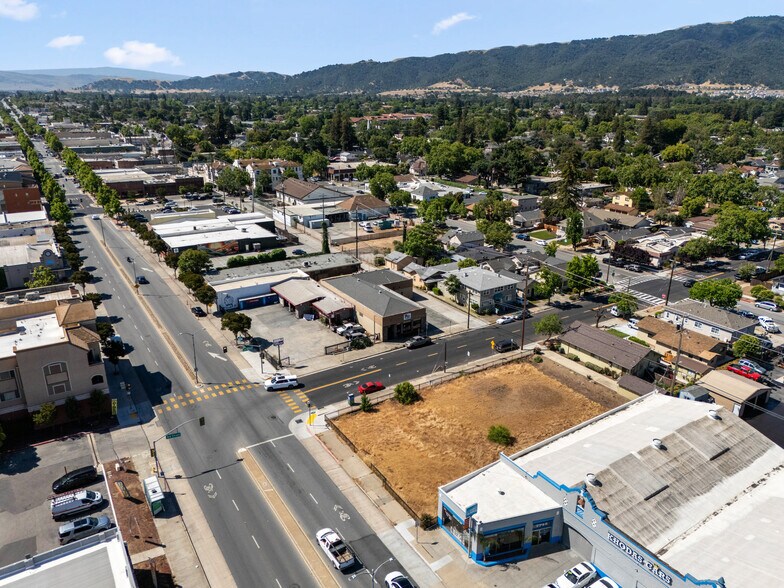 7711 Monterey St, Gilroy, CA à vendre - Photo de l’immeuble – Image 3 sur 8