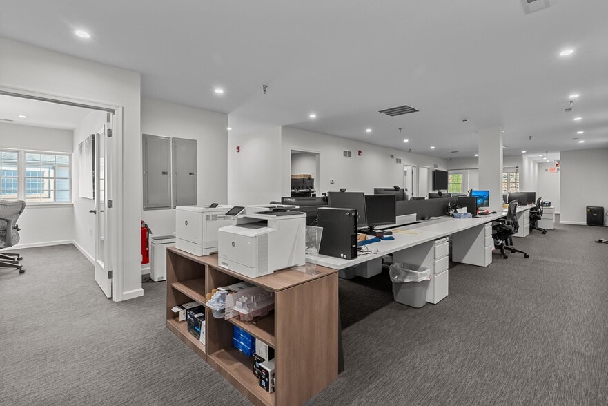 790 Newtown Yardley Rd, Newtown, PA à vendre - Photo intérieure – Image 3 sur 56