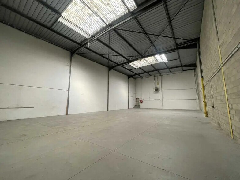 50 Rue Ardoin, Saint-Ouen-sur-Seine à louer - Photo de l’immeuble – Image 2 sur 9