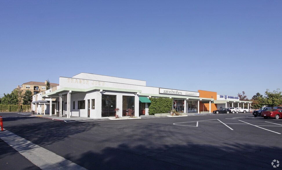 701-727 Sunnyvale Saratoga Rd, Sunnyvale, CA à louer - Photo principale – Image 1 sur 7