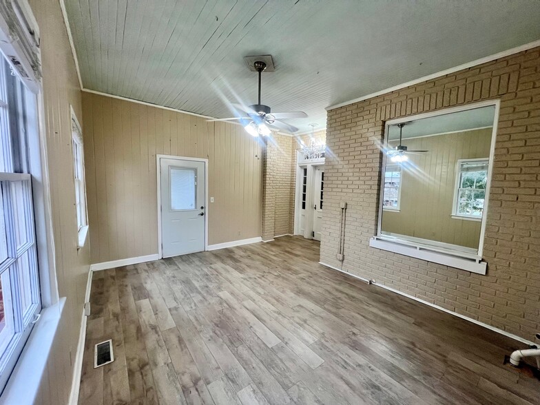 1000 Thomasville Rd, Tallahassee, FL à louer - Photo de l’immeuble – Image 3 sur 8