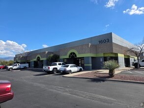 1603 S Eastside Loop, Tucson, AZ à louer Photo intérieure– Image 1 sur 2