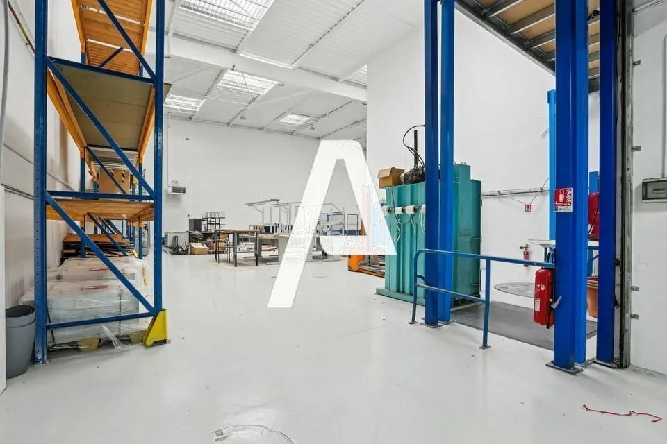 Industriel/Logistique dans Ivry-sur-Seine à louer Photo intérieure– Image 1 sur 8