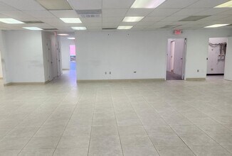 2830 Winkler Ave, Fort Myers, FL à louer Photo intérieure– Image 1 sur 9