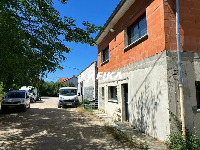 Industriel/Logistique dans Bressols à vendre - Photo de l’immeuble – Image 2 sur 11