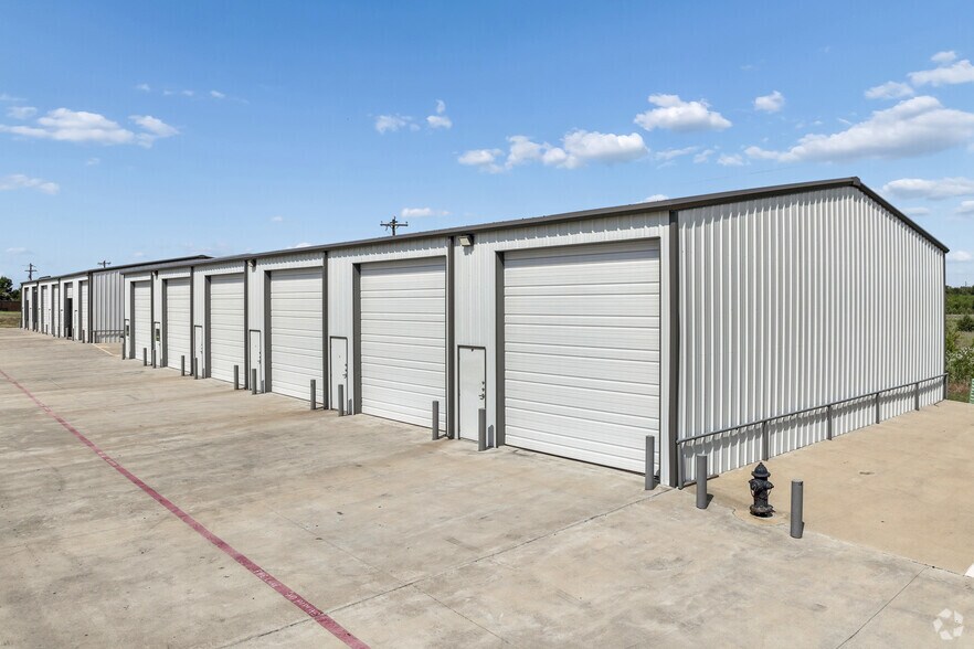 10552 County Road 213, Forney, TX à louer - Photo de l’immeuble – Image 1 sur 24