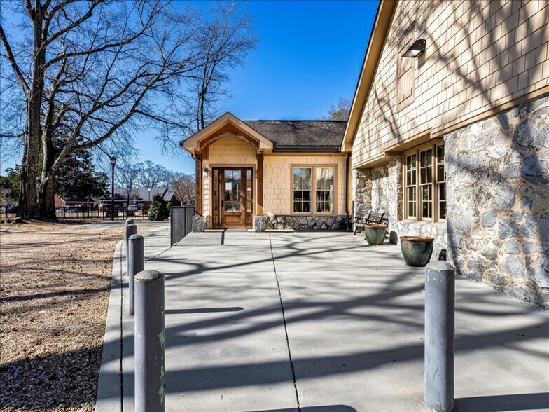 2057 Grayson Hwy, Grayson, GA à vendre - Photo de l’immeuble – Image 2 sur 20