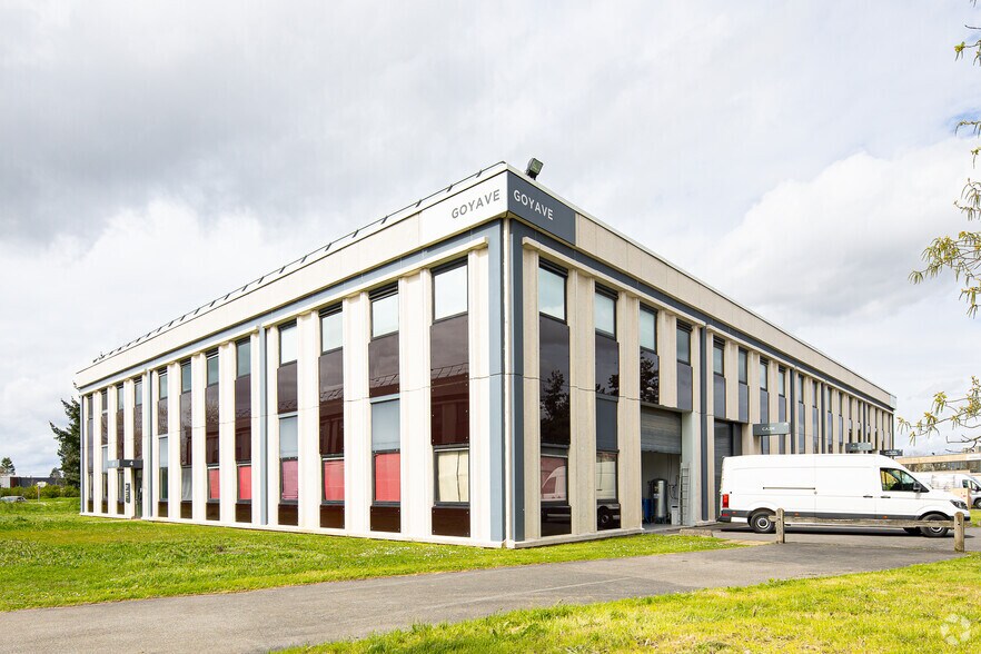 Local d’activités dans Villebon-sur-Yvette à louer - Photo de l’immeuble – Image 2 sur 2