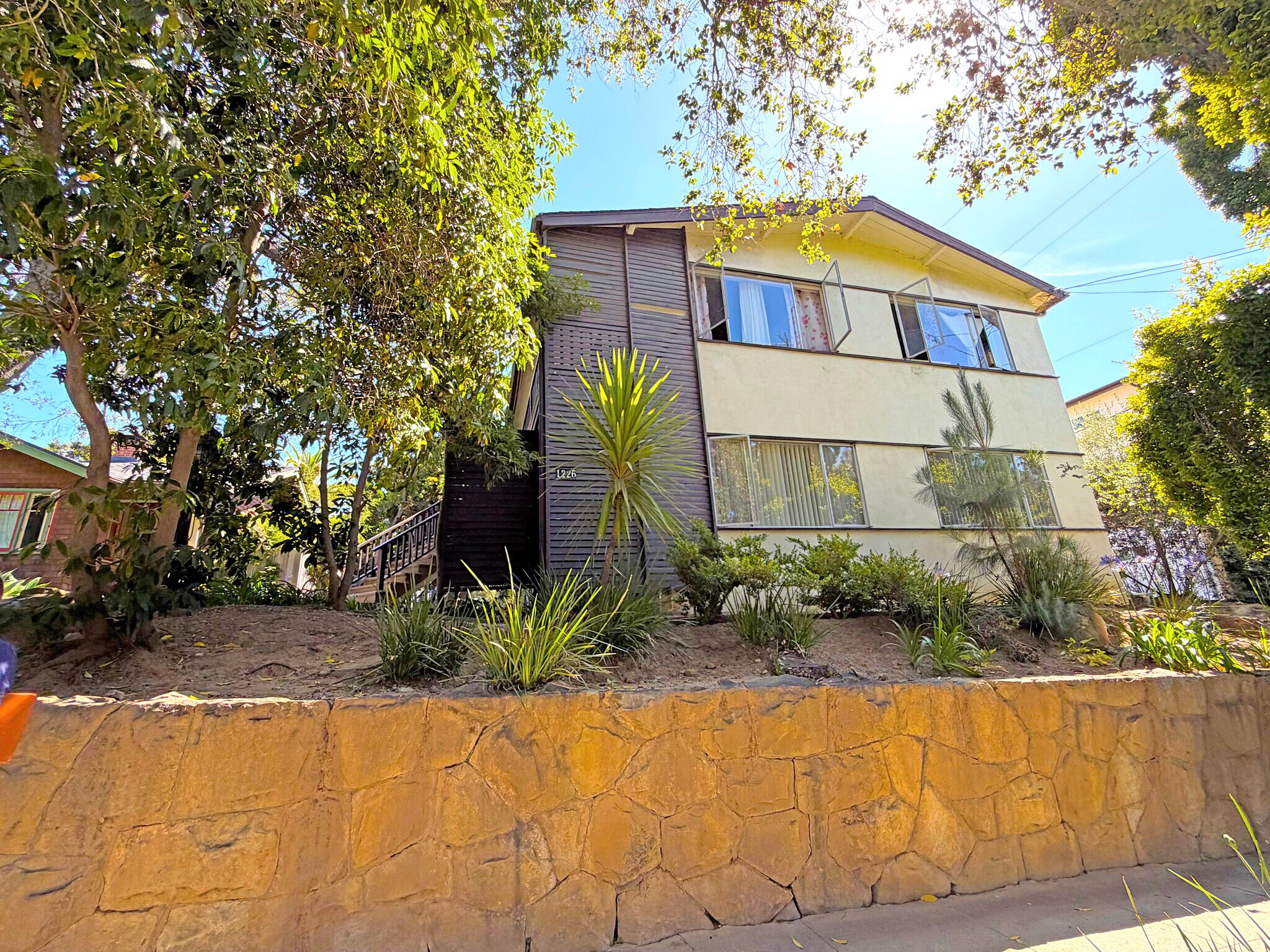 1226 N Salsipuedes St, Santa Barbara, CA à vendre Photo principale– Image 1 sur 17