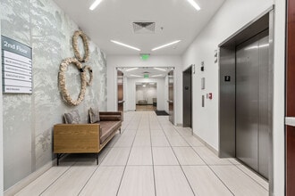 180 N University Ave, Provo, UT à louer Hall d’entrée– Image 2 sur 24
