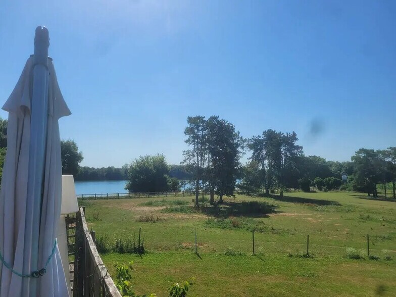 Local d'activités dans Sancé à vendre - Photo de l’immeuble – Image 3 sur 4
