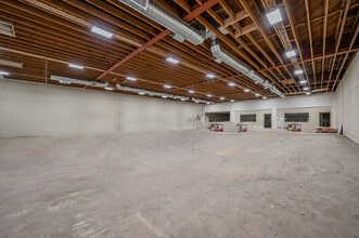 8594 Sierra Ave, Fontana, CA à louer Photo intérieure– Image 2 sur 4