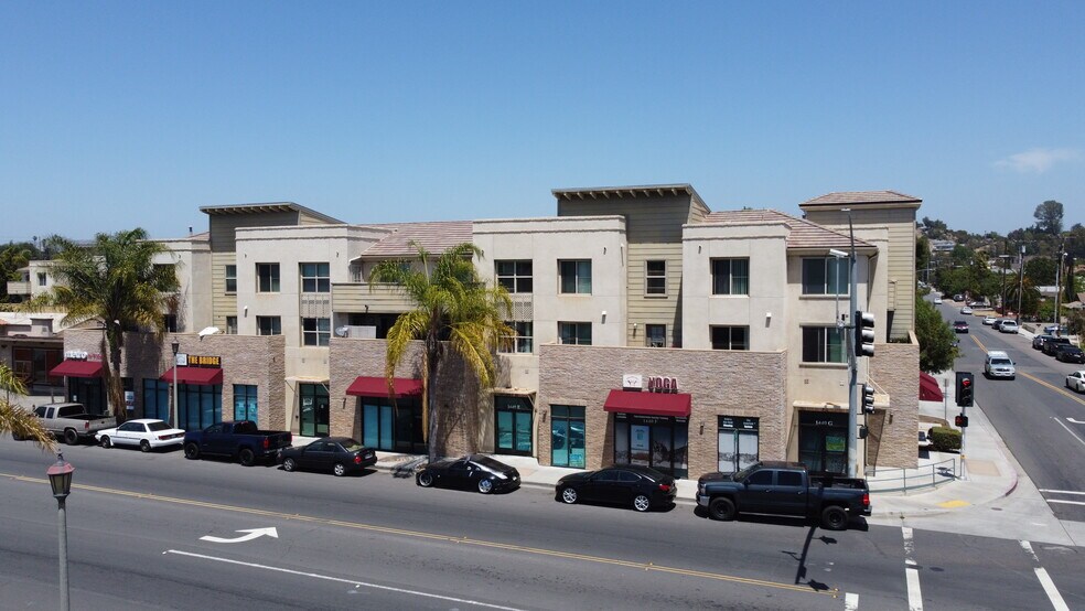 1440 S Escondido Blvd, Escondido, CA à louer - Photo de l’immeuble – Image 2 sur 4