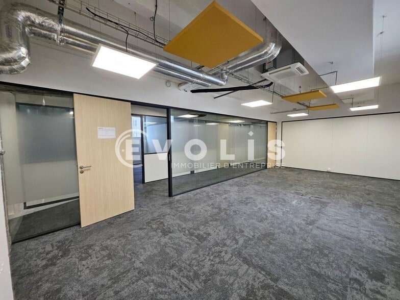 70 Rue Jean Bleuzen, Vanves à louer - Photo de l’immeuble – Image 2 sur 51