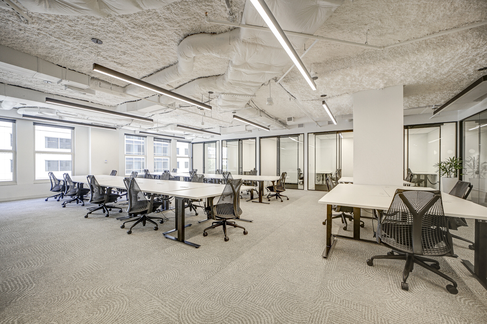 875 15th St NW, Washington, DC à louer Photo intérieure– Image 1 sur 2