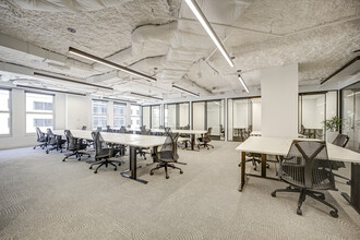 875 15th St NW, Washington, DC à louer Photo intérieure– Image 1 sur 2