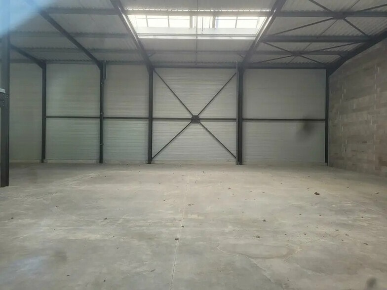Industriel/Logistique dans Trévoux à vendre - Photo de l’immeuble – Image 1 sur 4