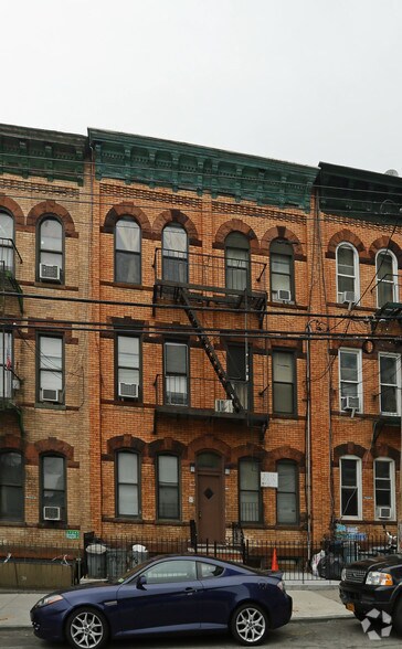 349 Grove St, Brooklyn, NY à vendre - Photo de l’immeuble – Image 1 sur 9