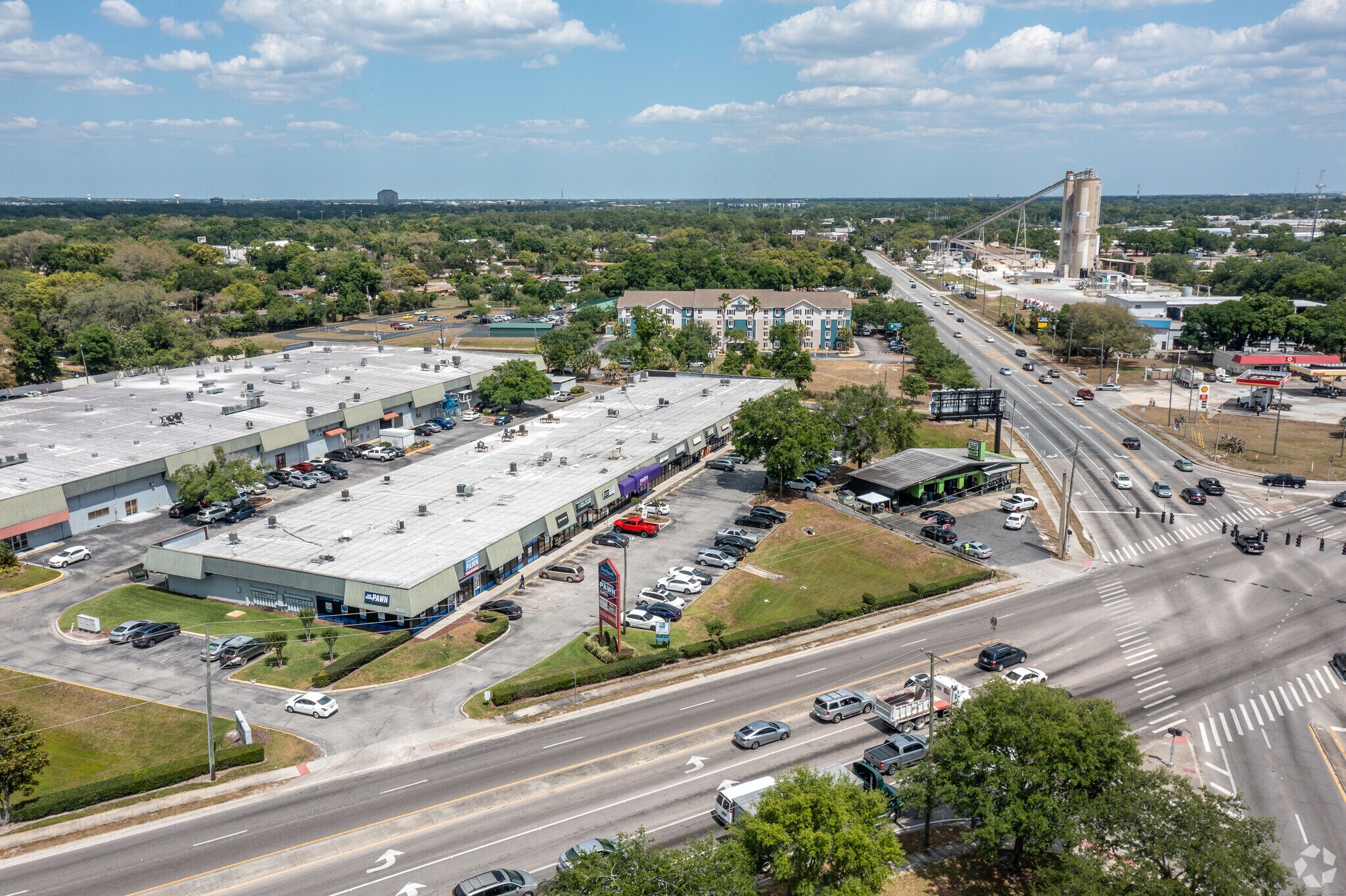 6325-6375 N Orange Blossom Trl, Orlando, FL à louer Aérien– Image 1 sur 5