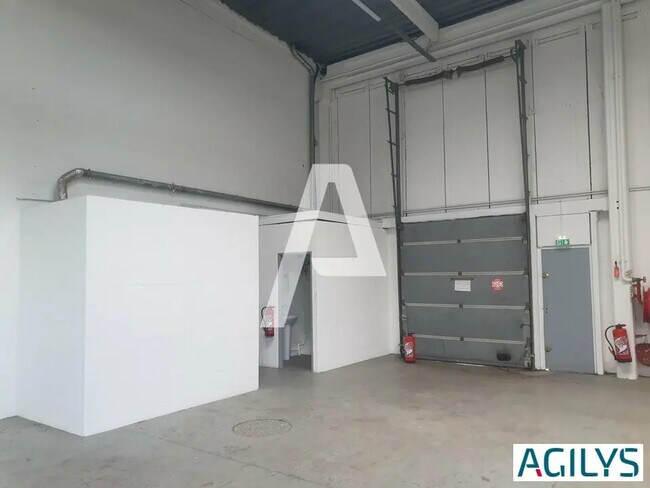 Plus de détails pour Local d'activités à louer