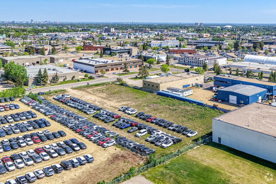 10324 174 St, Edmonton, AB à vendre - Aérien – Image 2 sur 4
