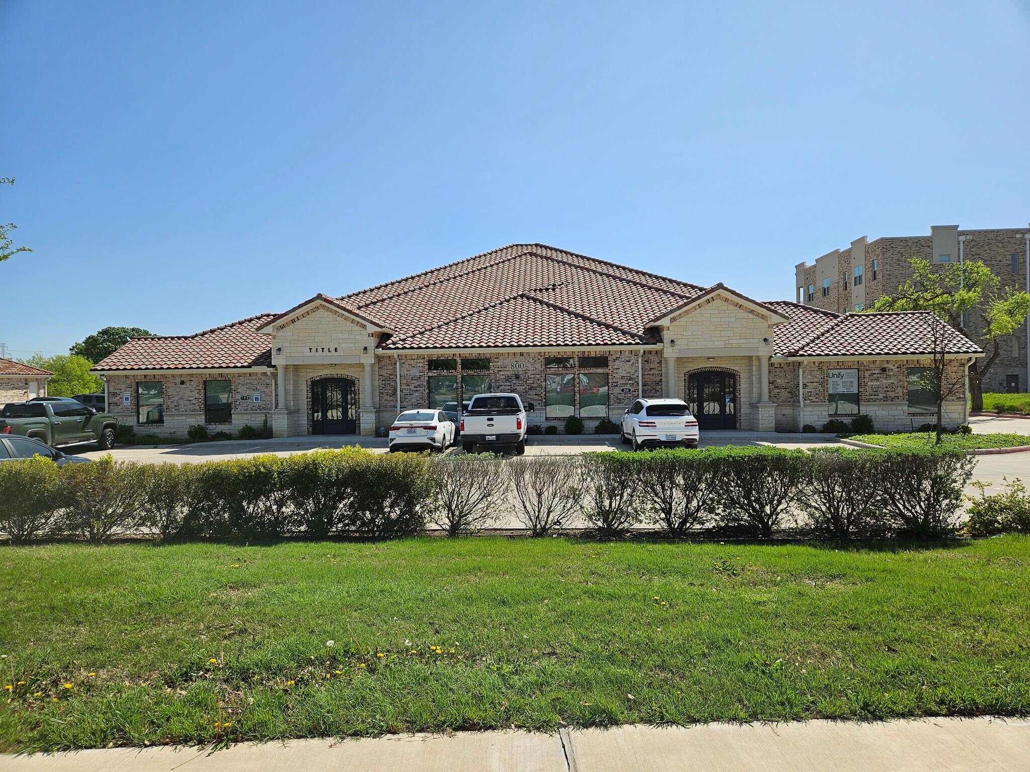 800 N Plano Rd, Richardson, TX à louer Photo principale– Image 1 sur 46