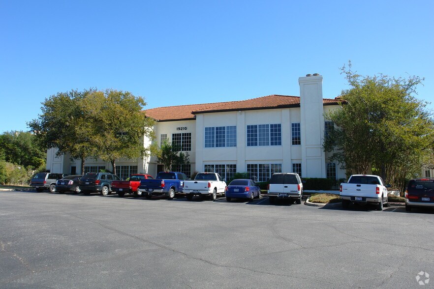 19210 Huebner Rd, San Antonio, TX à louer - Photo de l’immeuble – Image 3 sur 8