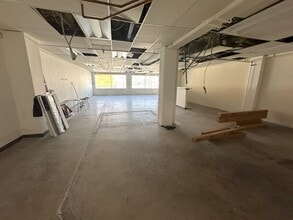 210 E Olympic Blvd, Los Angeles, CA à louer Photo intérieure– Image 2 sur 10