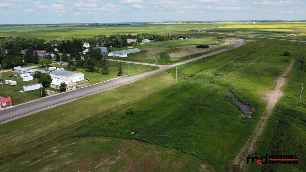 125 Railway Ave, Meacham, SK à vendre - Photo de l’immeuble – Image 2 sur 17