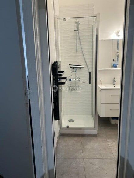 44 Rue Poussin, Paris à vendre - Photo intérieure – Image 3 sur 4