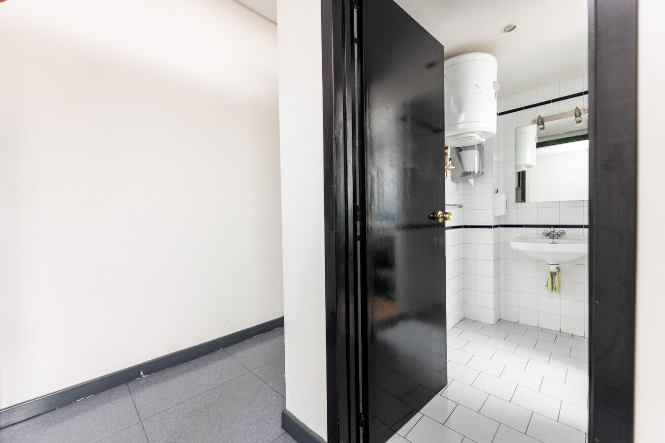 Madrid, MAD 28045 - Lot Pt: 08 - - Photo intérieure - Image 1 of 11