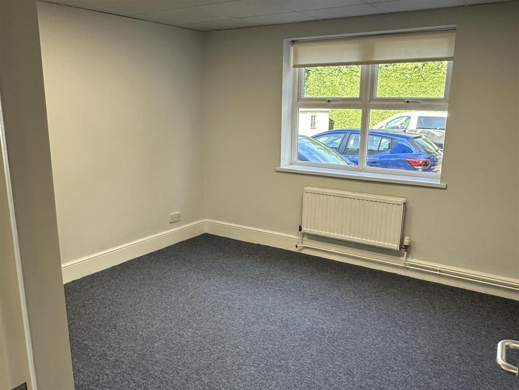 4 Tongham Rd, Farnham à louer Photo de l’immeuble– Image 1 sur 5