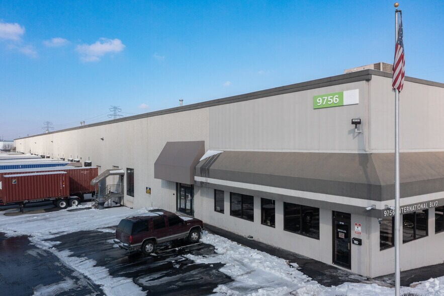 9756 International Blvd, Cincinnati, OH à louer - Photo de l’immeuble – Image 2 sur 4