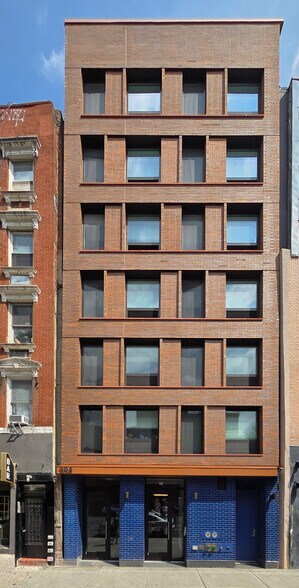 204 Avenue A, New York, NY à louer - Photo de l’immeuble – Image 2 sur 2