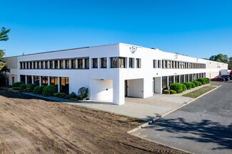 Plus de détails pour 55 Kennedy Dr, Hauppauge, NY - Local d’activités à vendre