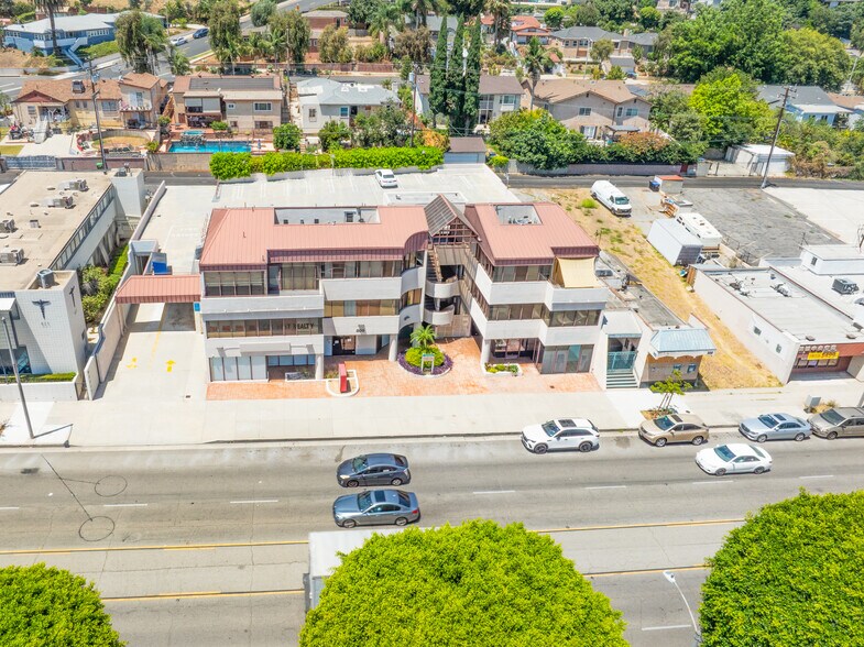 809 S Atlantic Blvd, Monterey Park, CA à vendre - Photo de l’immeuble – Image 2 sur 38
