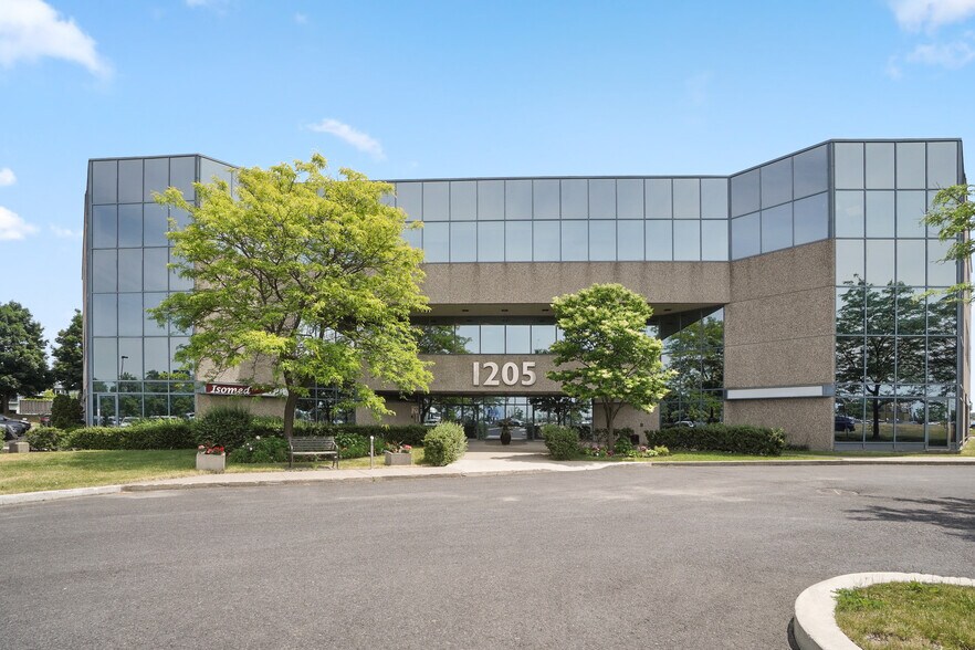 1205 Rue Ampère, Boucherville, QC à louer - Photo de l’immeuble – Image 2 sur 20