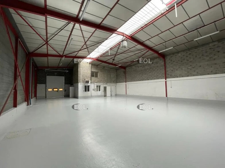 Local d’activités dans SAINT-OUEN-L'AUMONE à louer - Photo intérieure – Image 2 sur 8