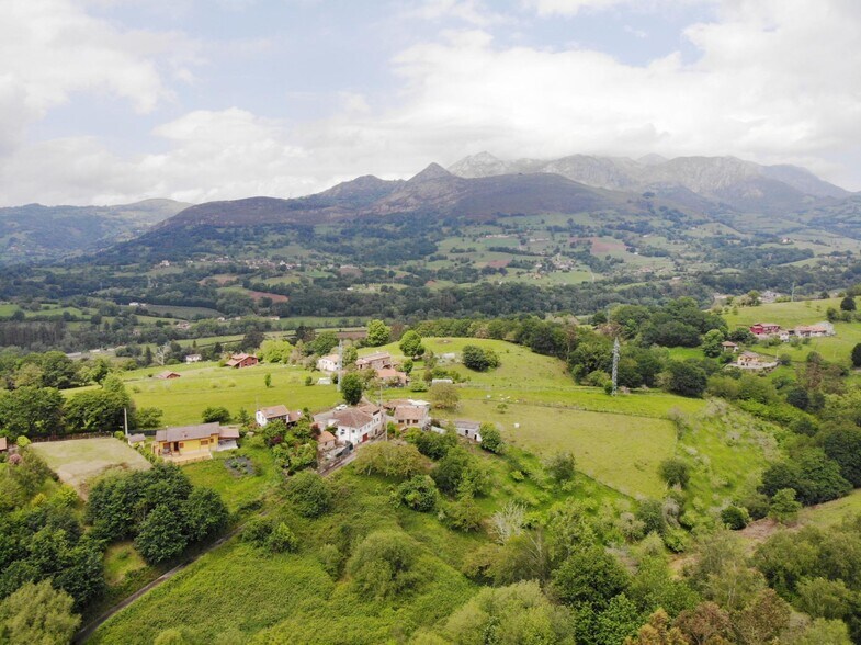 Mones, Piloña, Asturias à vendre - Aérien – Image 2 sur 23